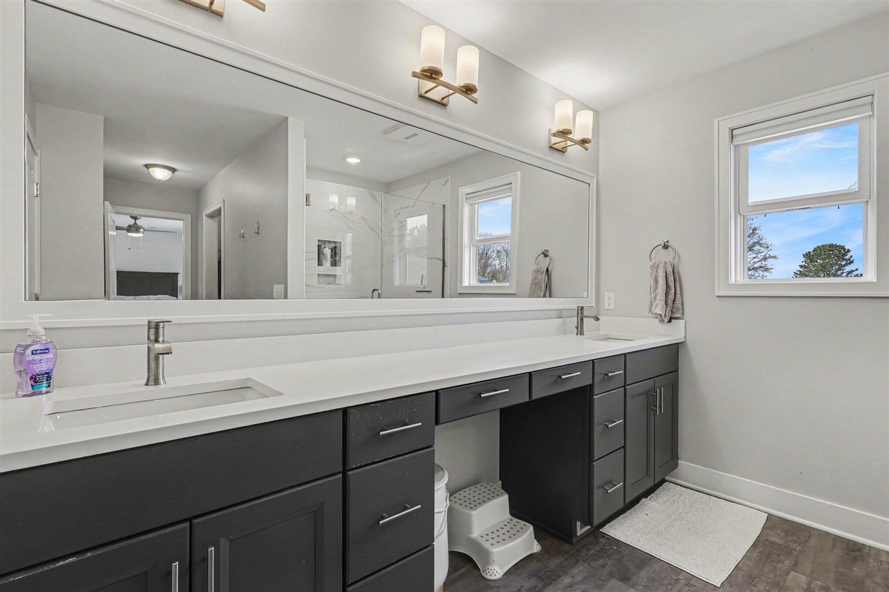 2803 Pinehill Drive, Holland, MI, 49424-1322