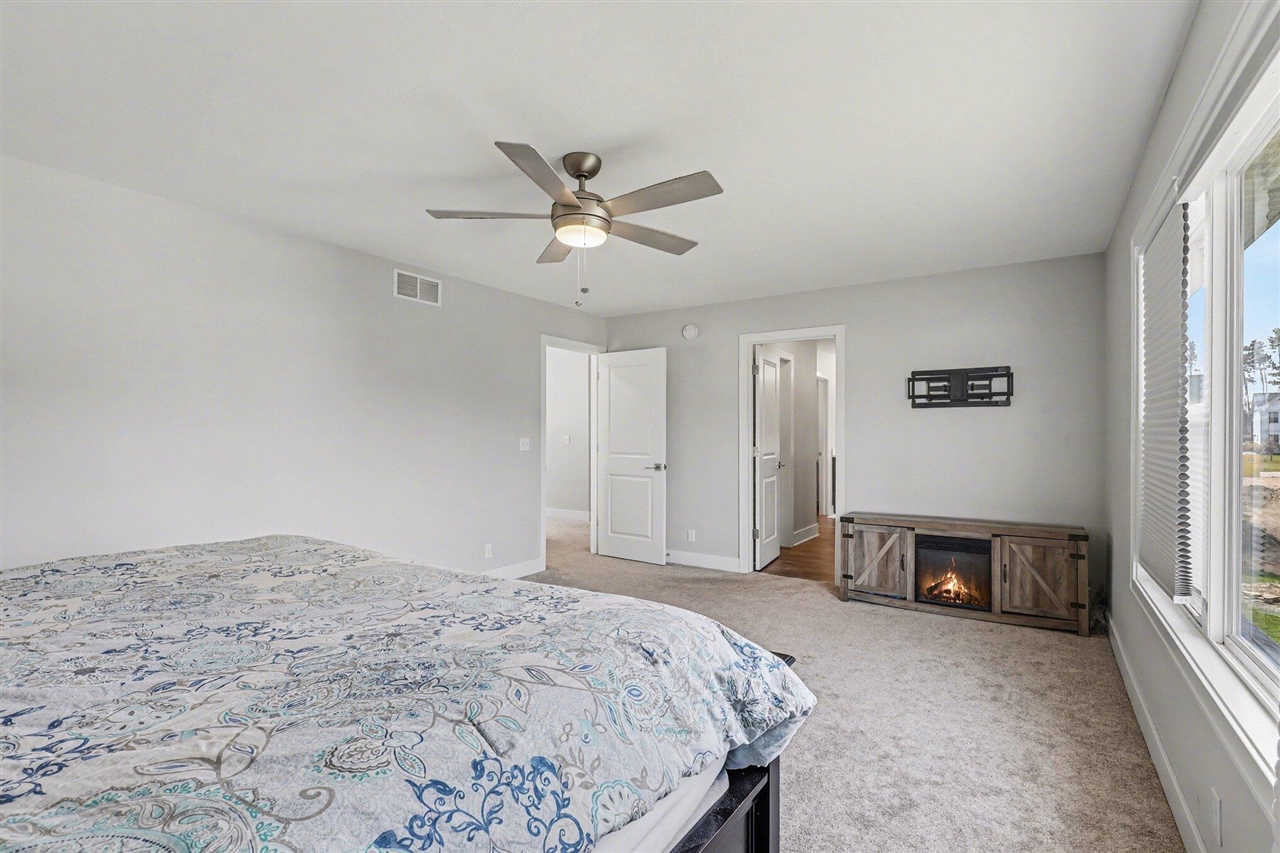 2803 Pinehill Drive, Holland, MI, 49424-1322