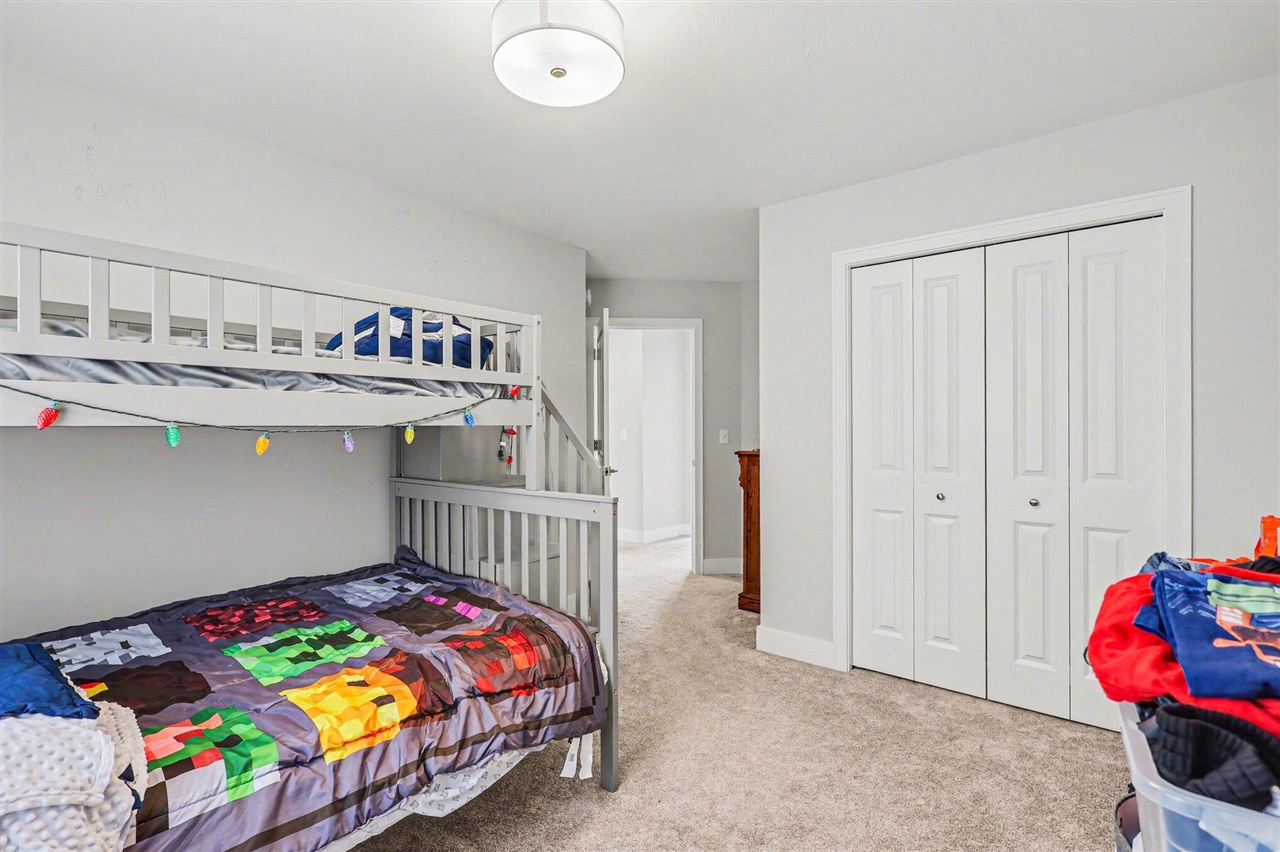 2803 Pinehill Drive, Holland, MI, 49424-1322