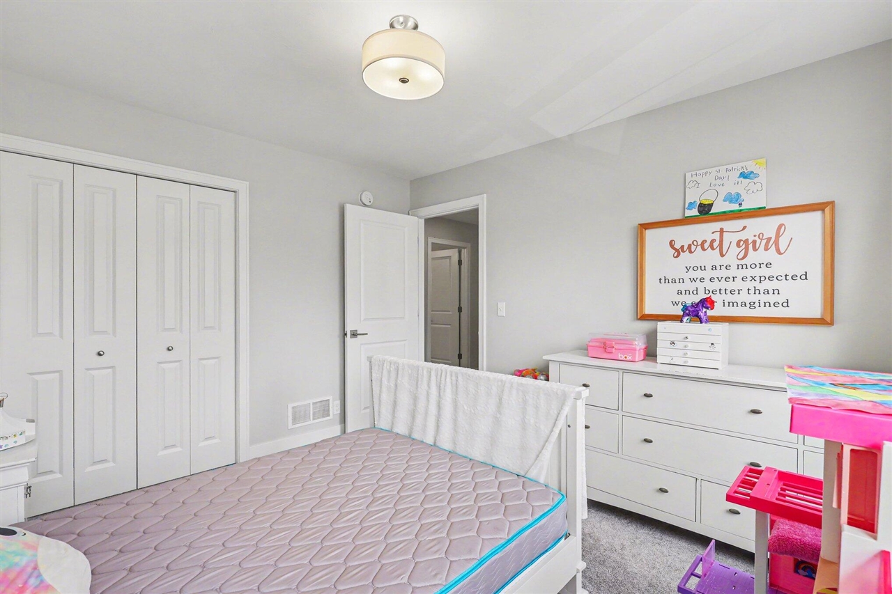 2803 Pinehill Drive, Holland, MI, 49424-1322