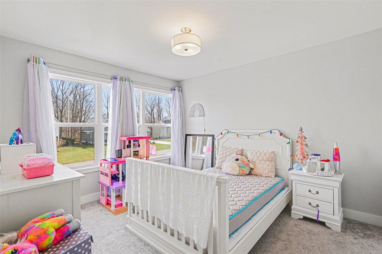 2803 Pinehill Drive, Holland, MI, 49424-1322