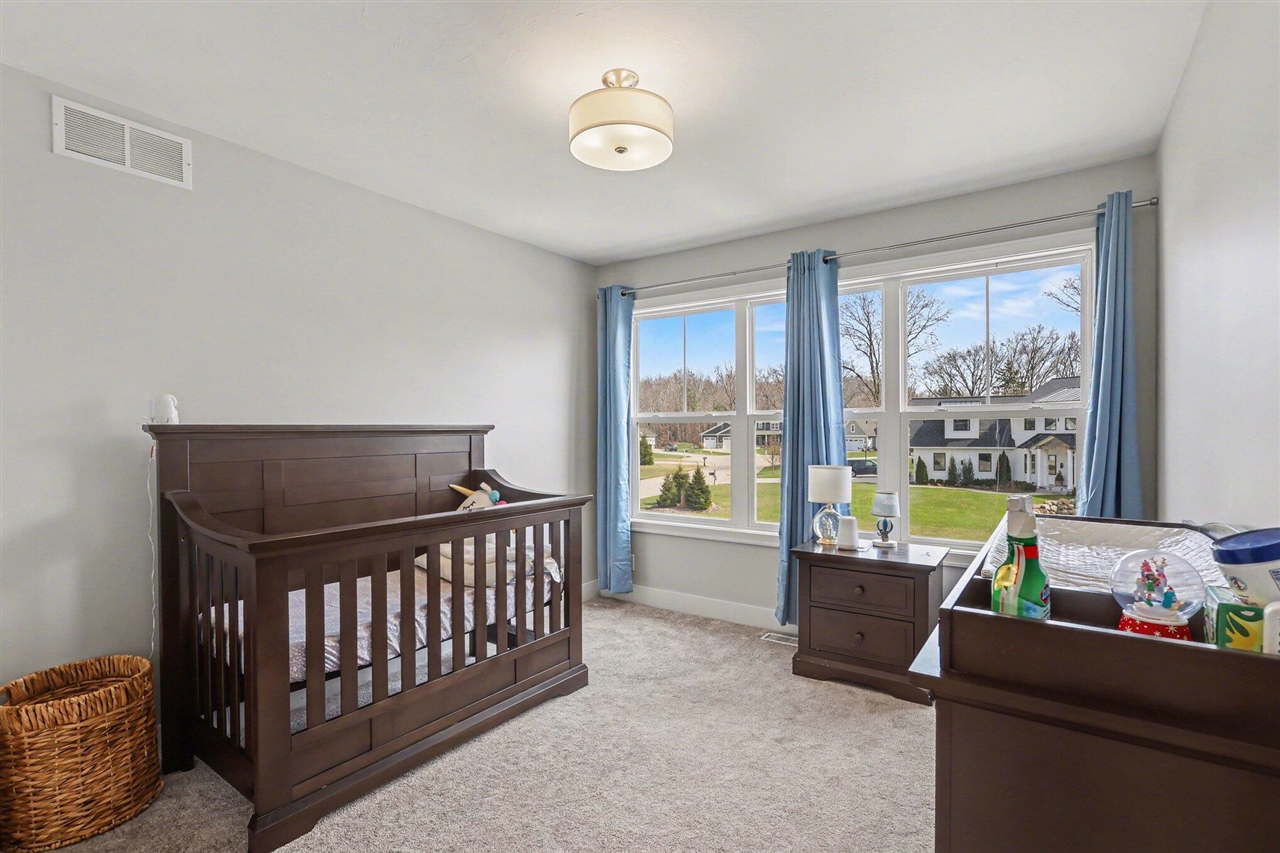 2803 Pinehill Drive, Holland, MI, 49424-1322