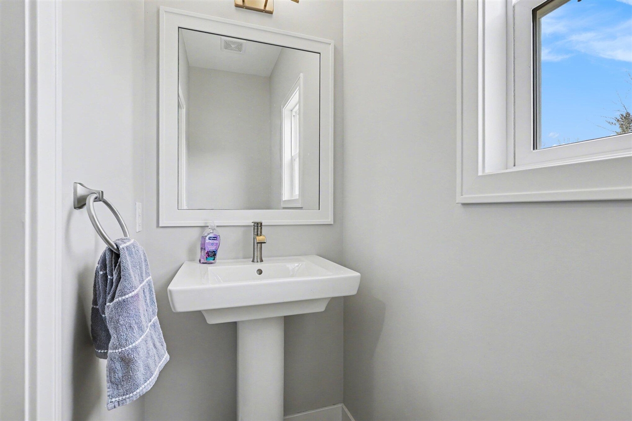 2803 Pinehill Drive, Holland, MI, 49424-1322