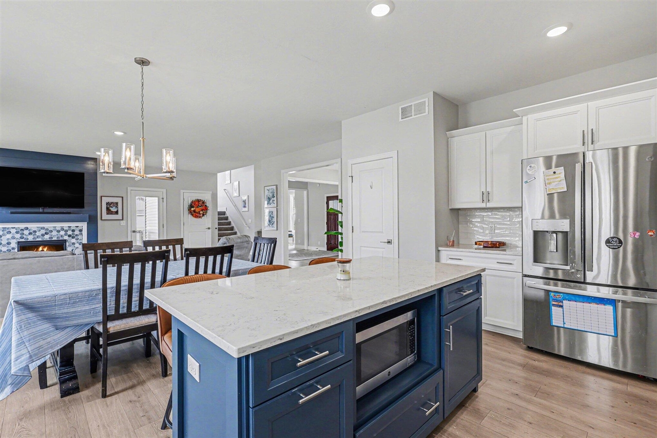 2803 Pinehill Drive, Holland, MI, 49424-1322