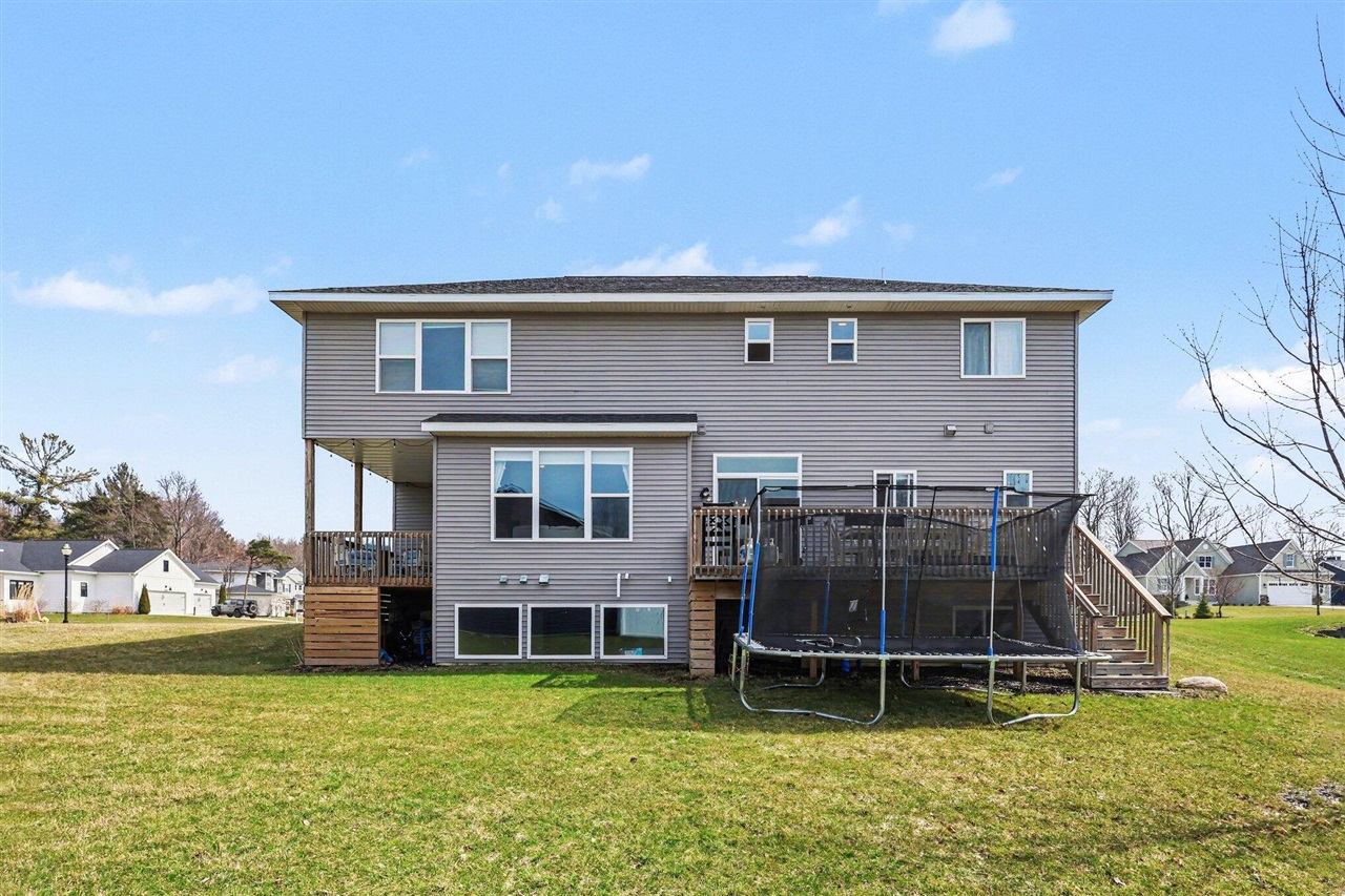 2803 Pinehill Drive, Holland, MI, 49424-1322