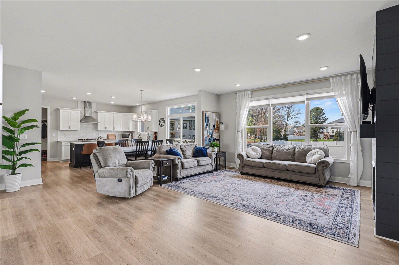 2803 Pinehill Drive, Holland, MI, 49424-1322