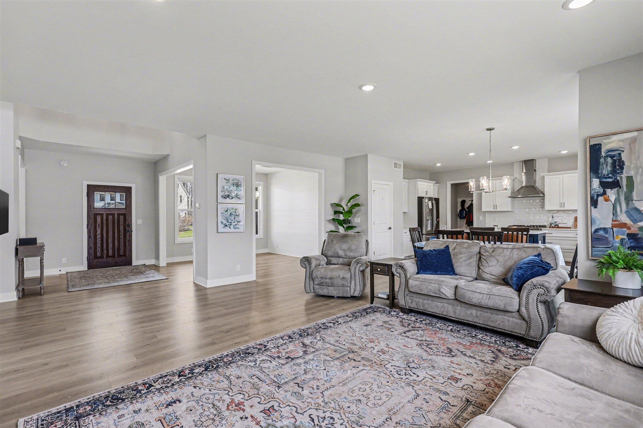 2803 Pinehill Drive, Holland, MI, 49424-1322