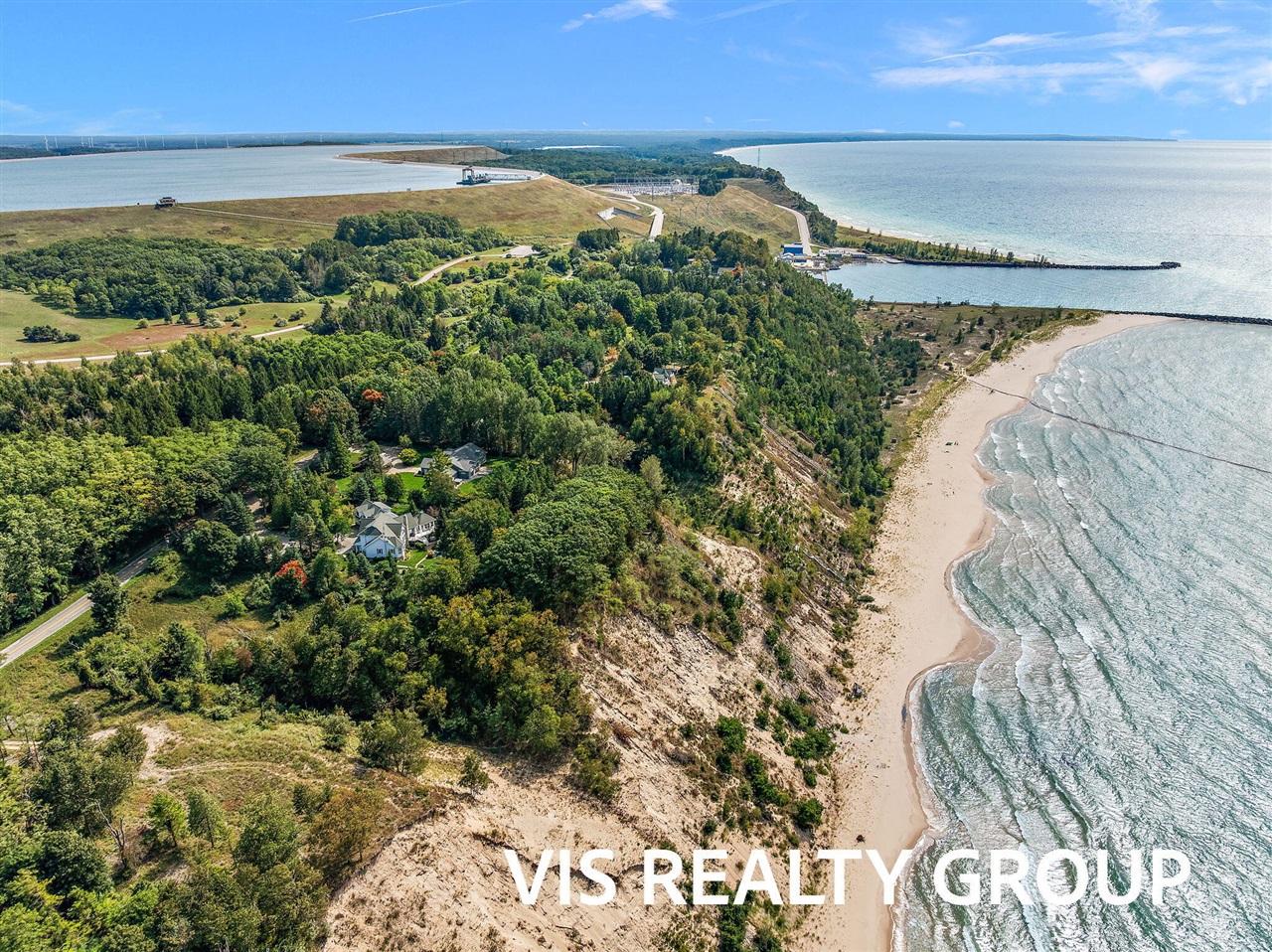 2989 S Lakeshore Drive, Ludington, MI, 49431-9757