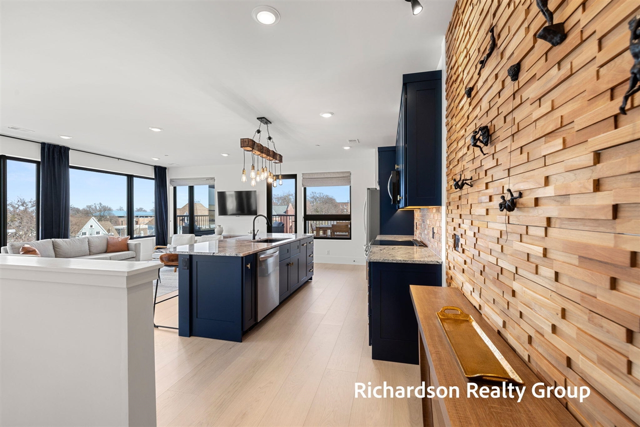 300 Washington Avenue UNIT&nbsp;8, Grand Haven, MI, 49417