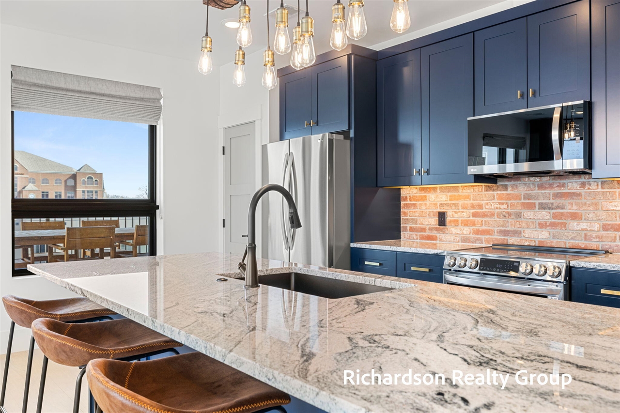 300 Washington Avenue UNIT&nbsp;8, Grand Haven, MI, 49417