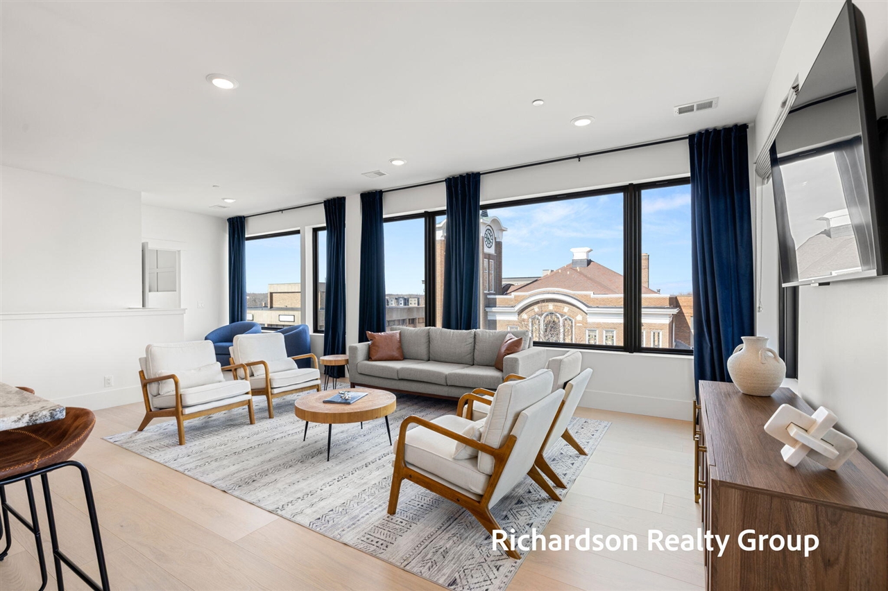 300 Washington Avenue UNIT&nbsp;8, Grand Haven, MI, 49417