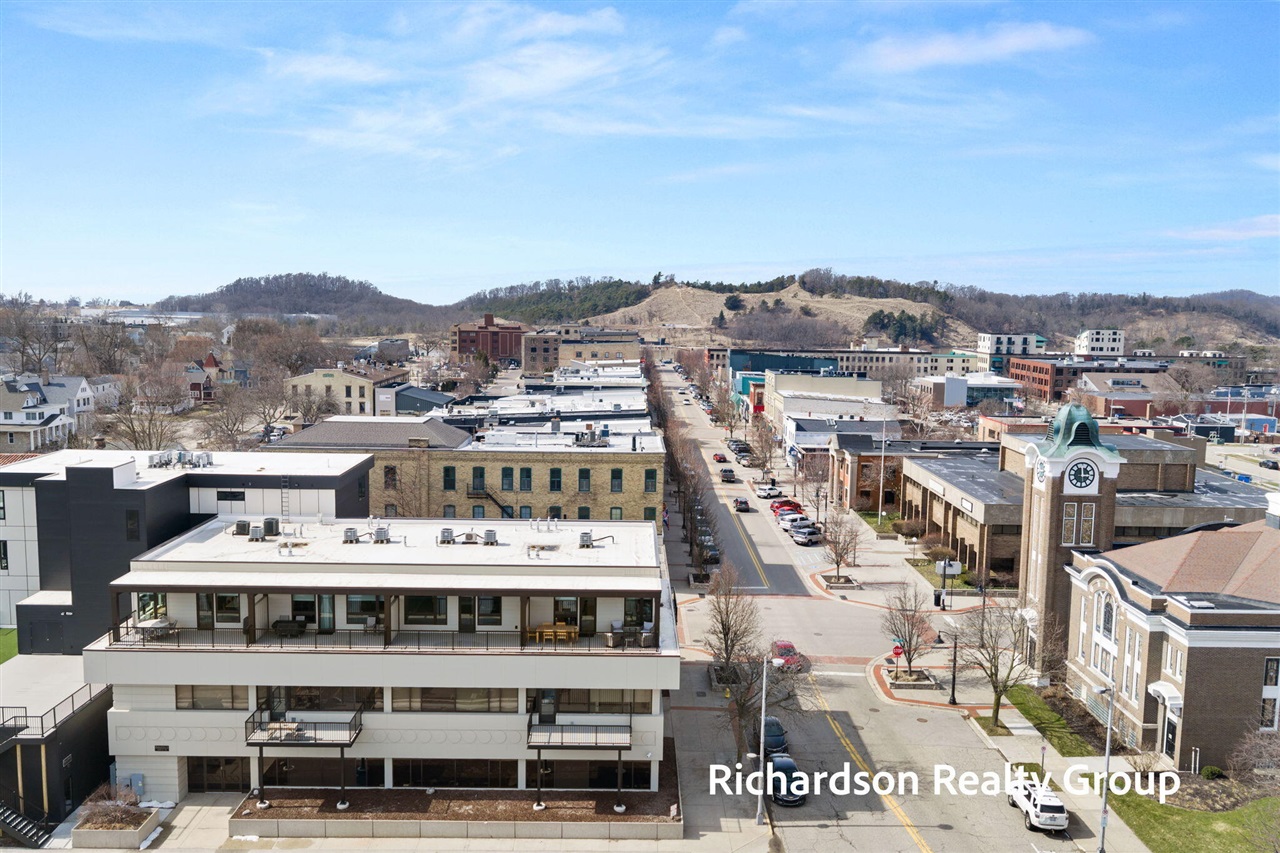 300 Washington Avenue UNIT&nbsp;8, Grand Haven, MI, 49417