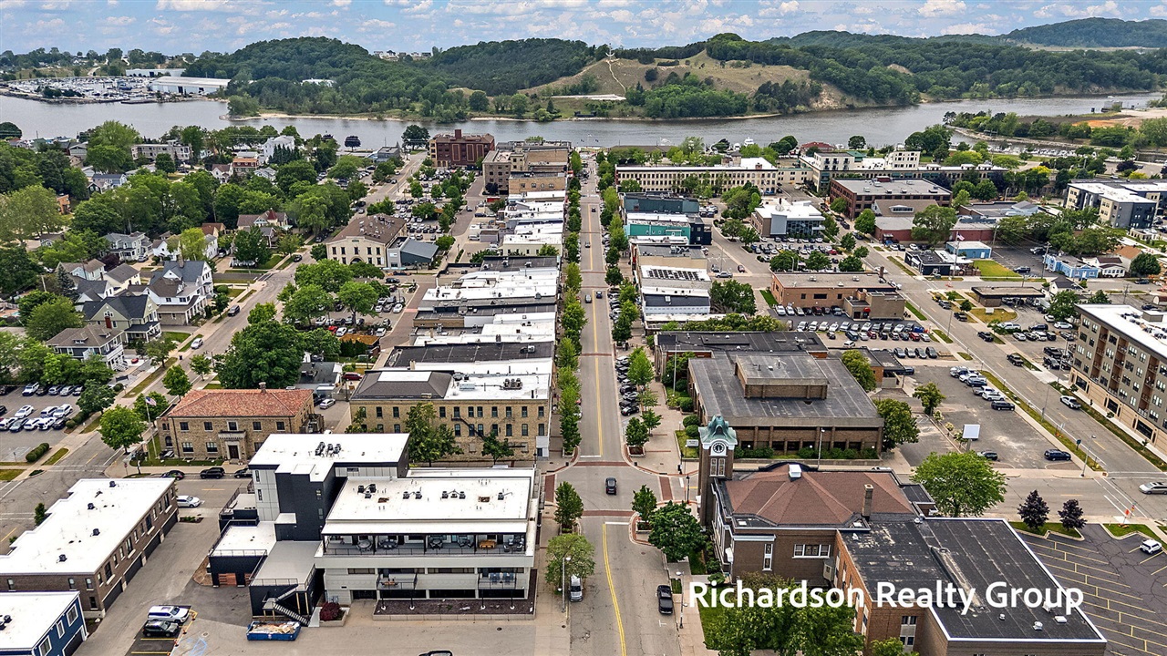 300 Washington Avenue UNIT&nbsp;8, Grand Haven, MI, 49417