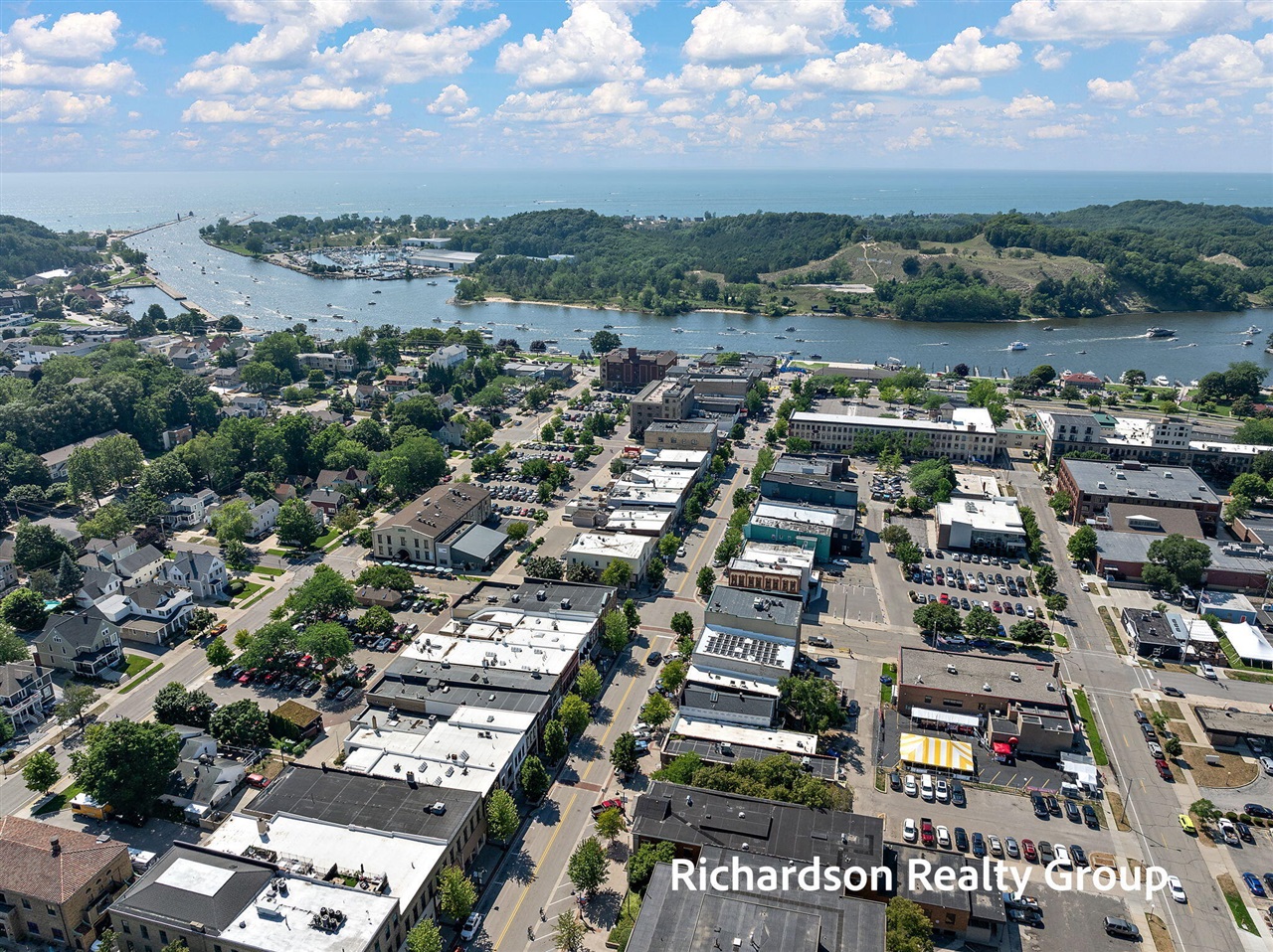 300 Washington Avenue UNIT&nbsp;8, Grand Haven, MI, 49417