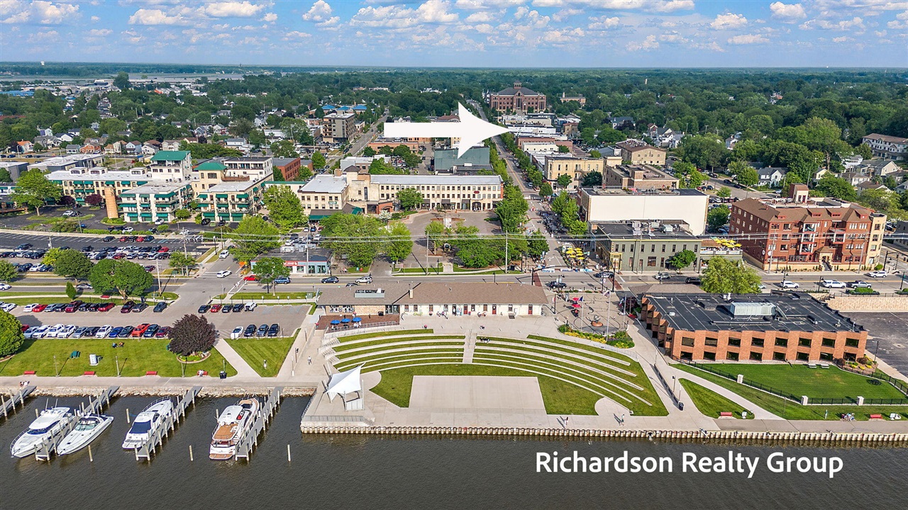 300 Washington Avenue UNIT&nbsp;8, Grand Haven, MI, 49417