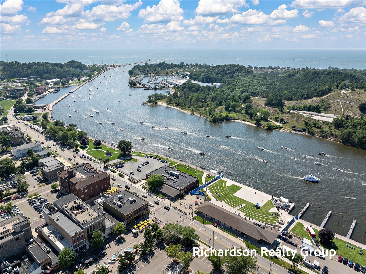 300 Washington Avenue UNIT&nbsp;8, Grand Haven, MI, 49417