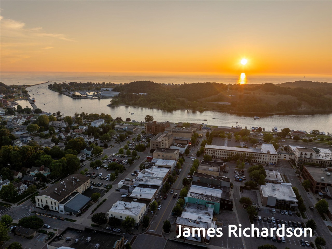 300 Washington Avenue UNIT&nbsp;8, Grand Haven, MI, 49417