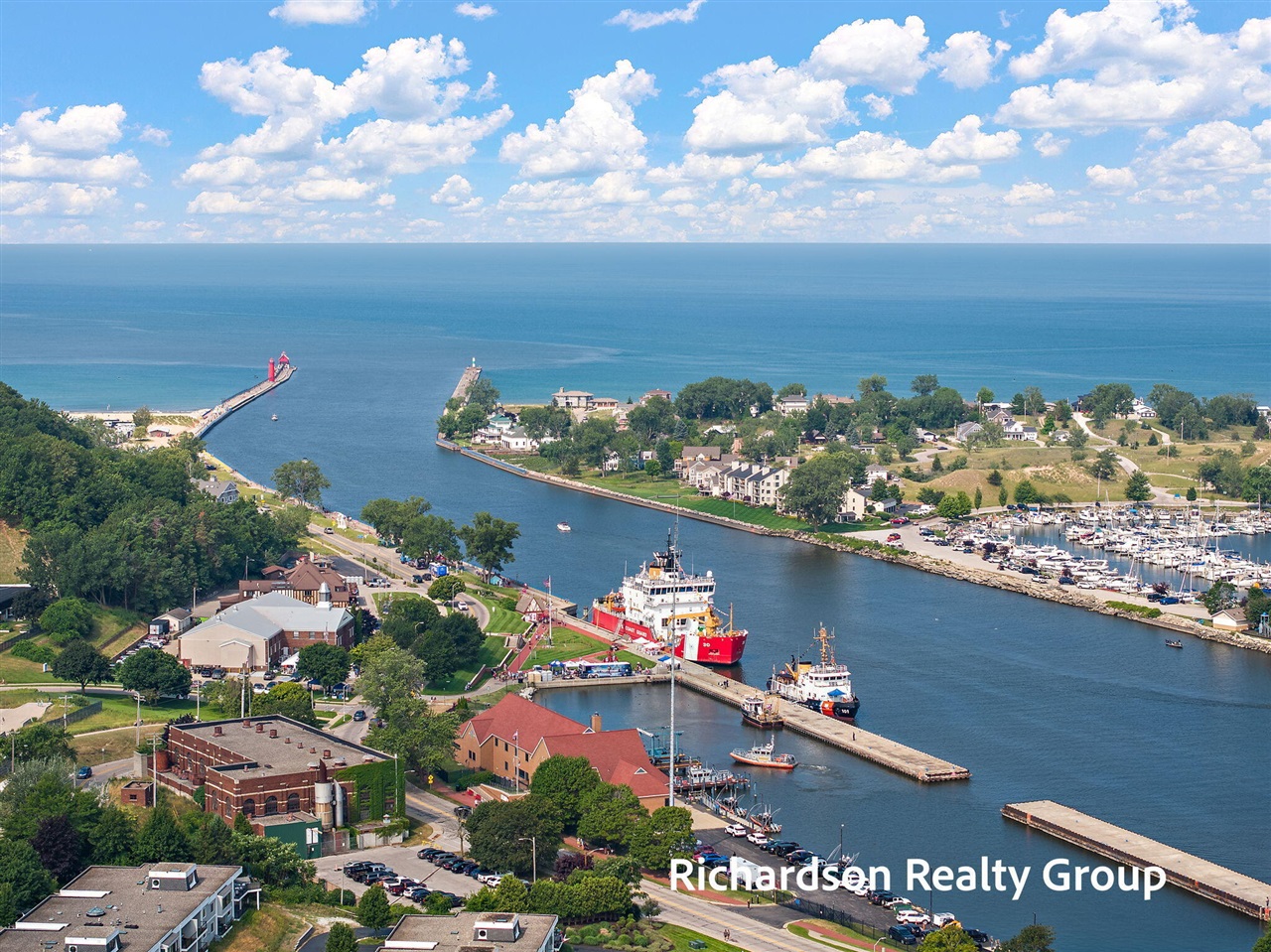 300 Washington Avenue UNIT&nbsp;8, Grand Haven, MI, 49417