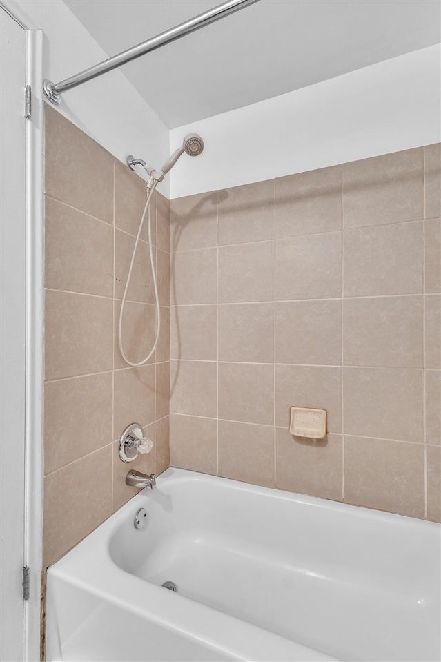 2784 Page Avenue, Ann Arbor, MI, 48104-6914