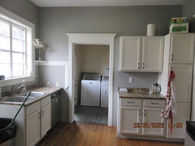 1224 E Main Street, Kalamazoo, MI, 49048-1827