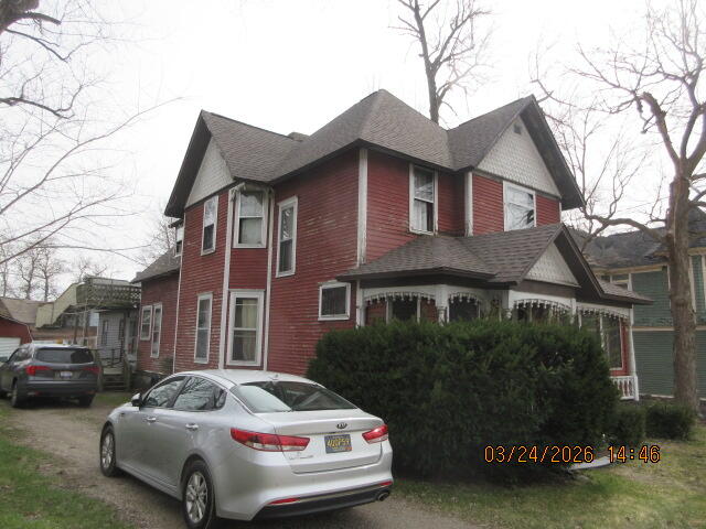 1224 E Main Street, Kalamazoo, MI, 49048-1827