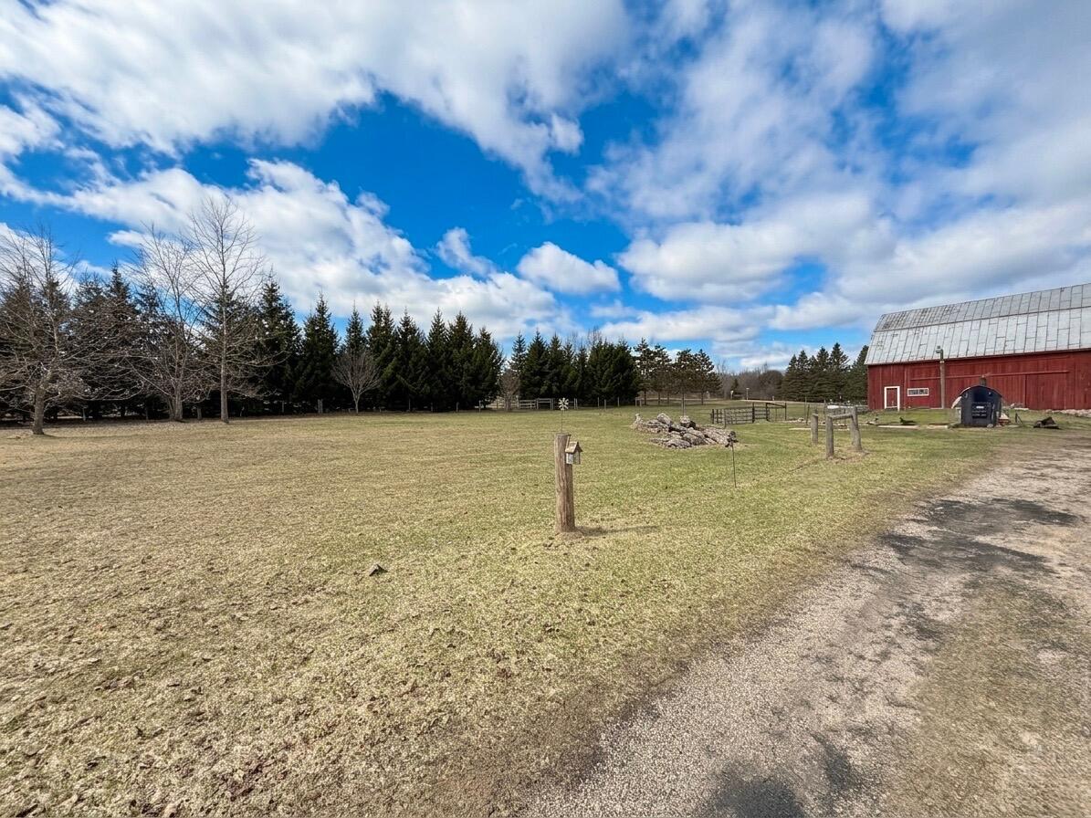 4409 W 1 Mile Road, White Cloud, MI, 49349-9723