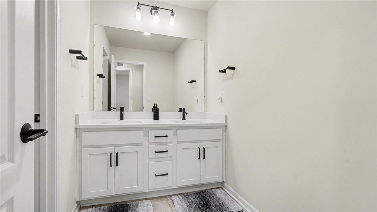 5512 E Spaniel Drive, Ann Arbor, MI, 48108