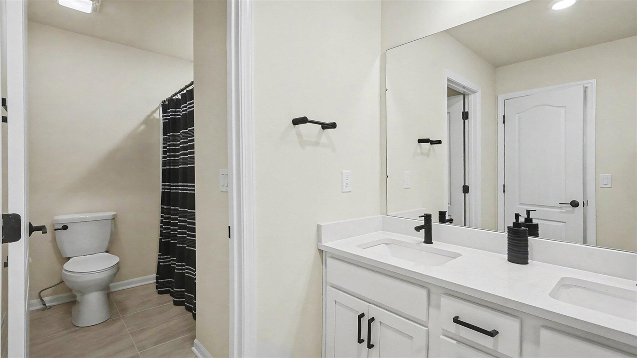 5512 E Spaniel Drive, Ann Arbor, MI, 48108