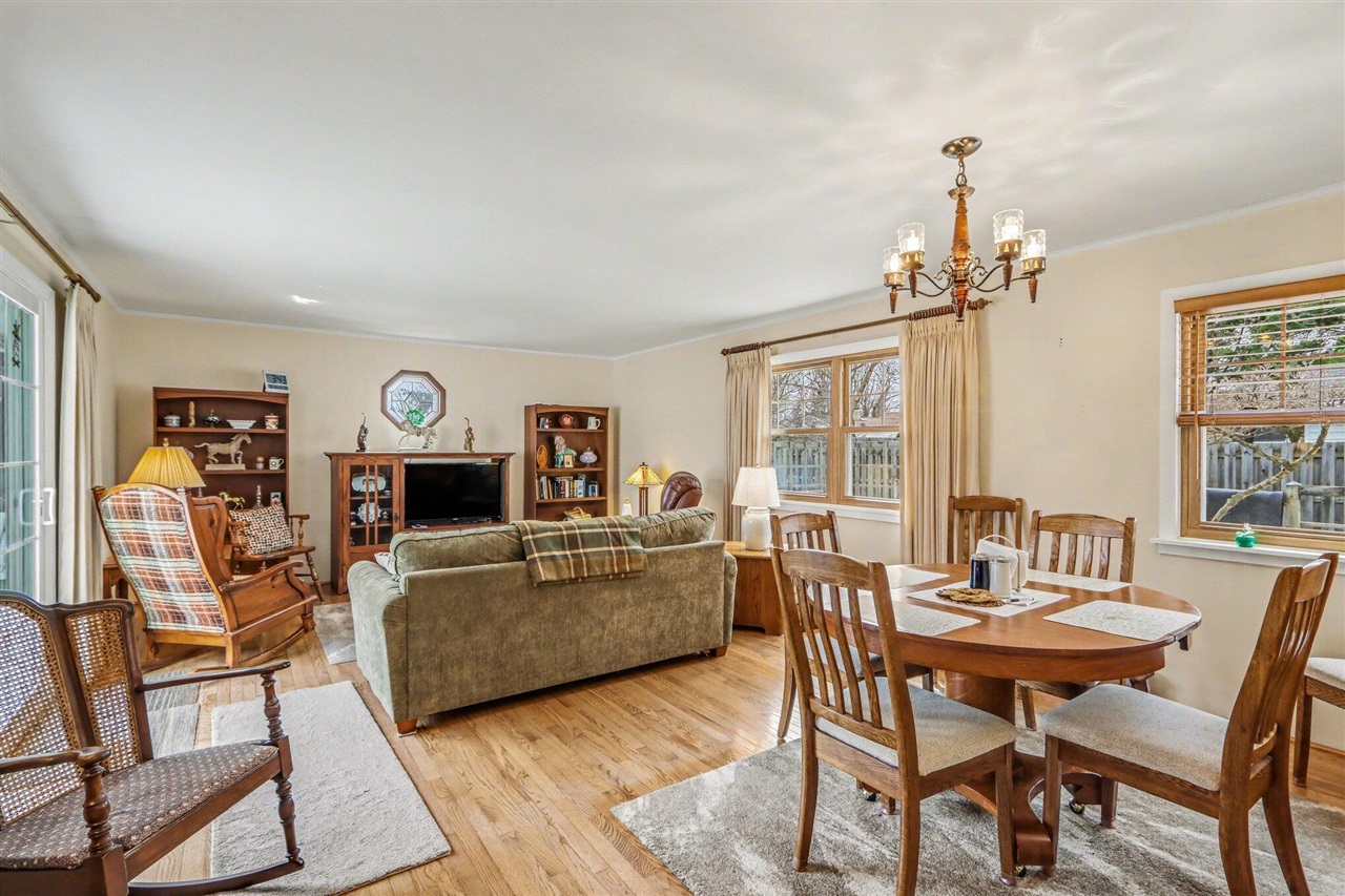 418 Larkspur Avenue, Portage, MI, 49002-6244