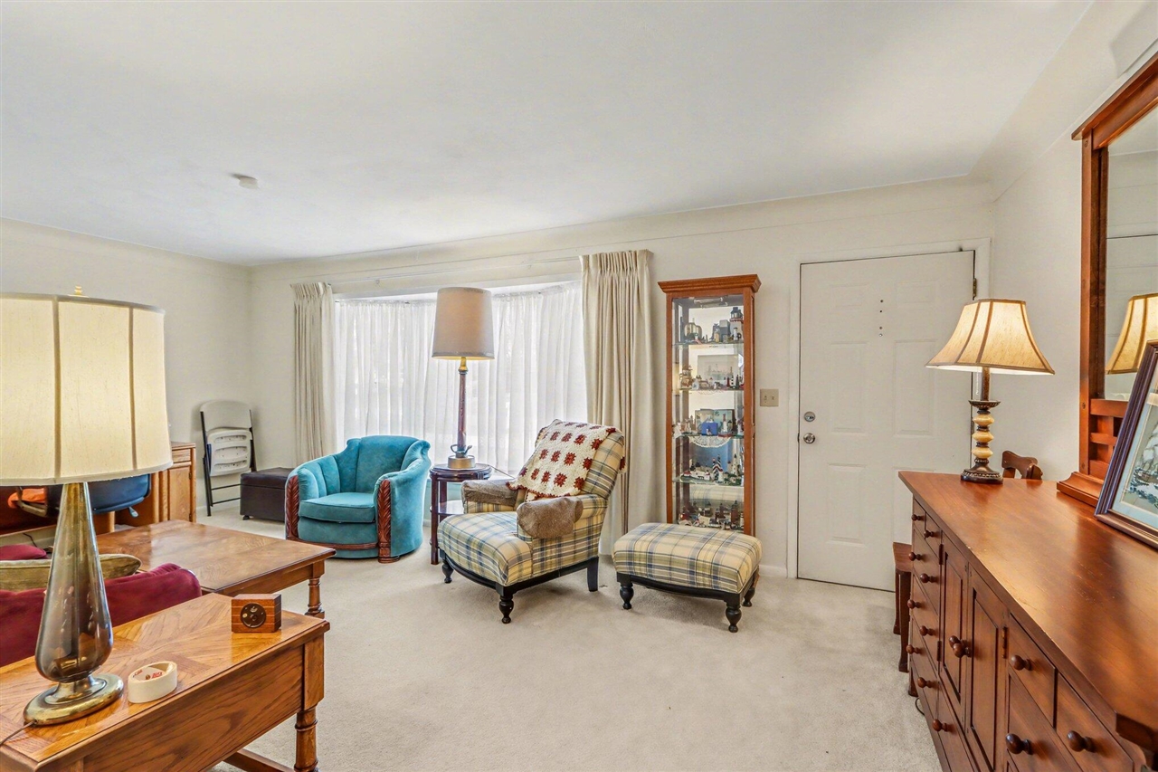 418 Larkspur Avenue, Portage, MI, 49002-6244