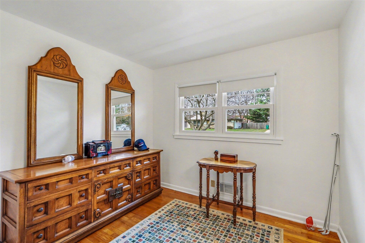 418 Larkspur Avenue, Portage, MI, 49002-6244