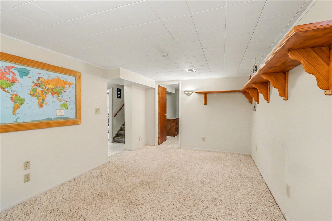 418 Larkspur Avenue, Portage, MI, 49002-6244