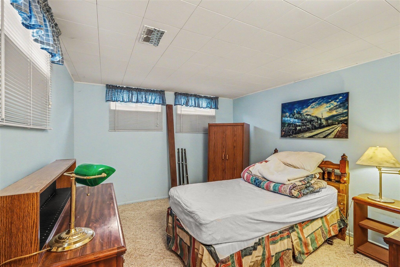 418 Larkspur Avenue, Portage, MI, 49002-6244