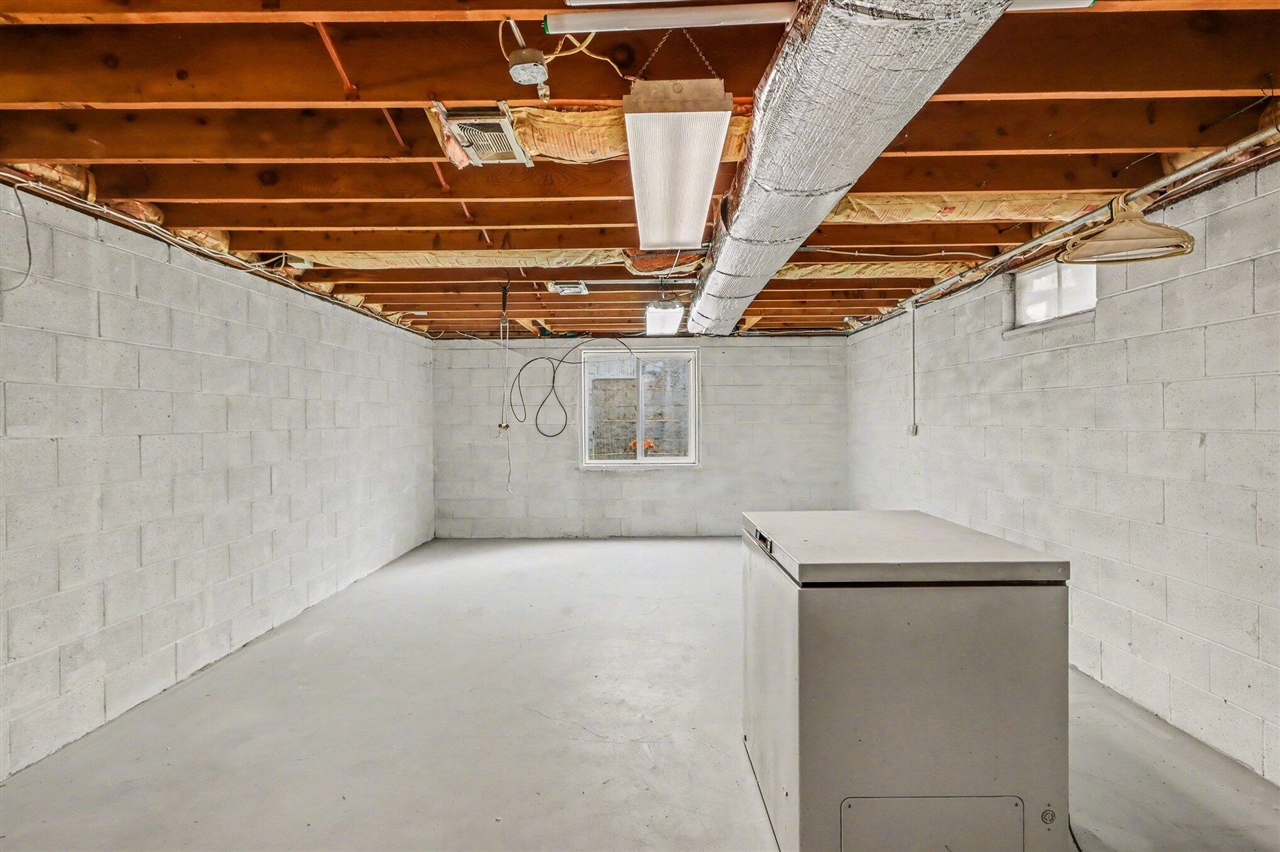 418 Larkspur Avenue, Portage, MI, 49002-6244