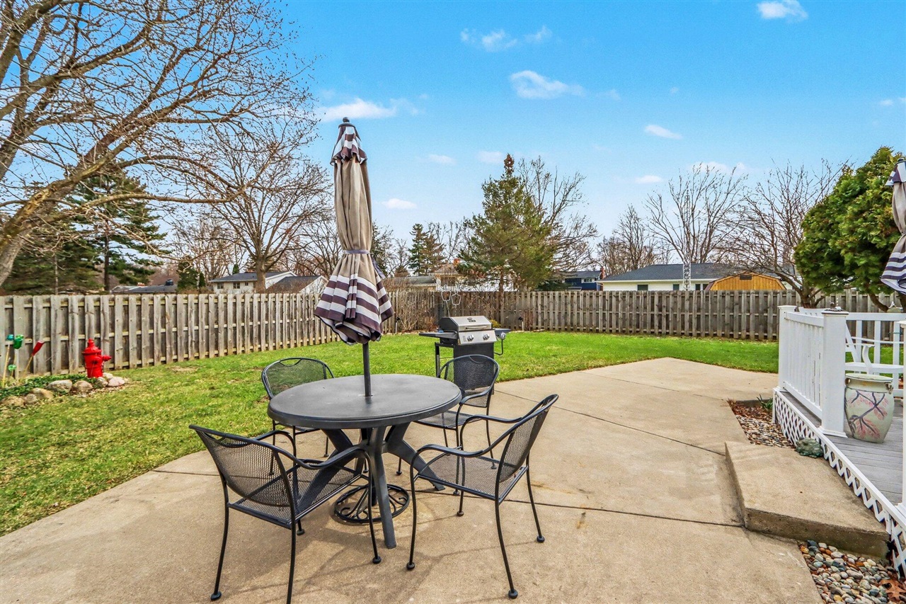 418 Larkspur Avenue, Portage, MI, 49002-6244