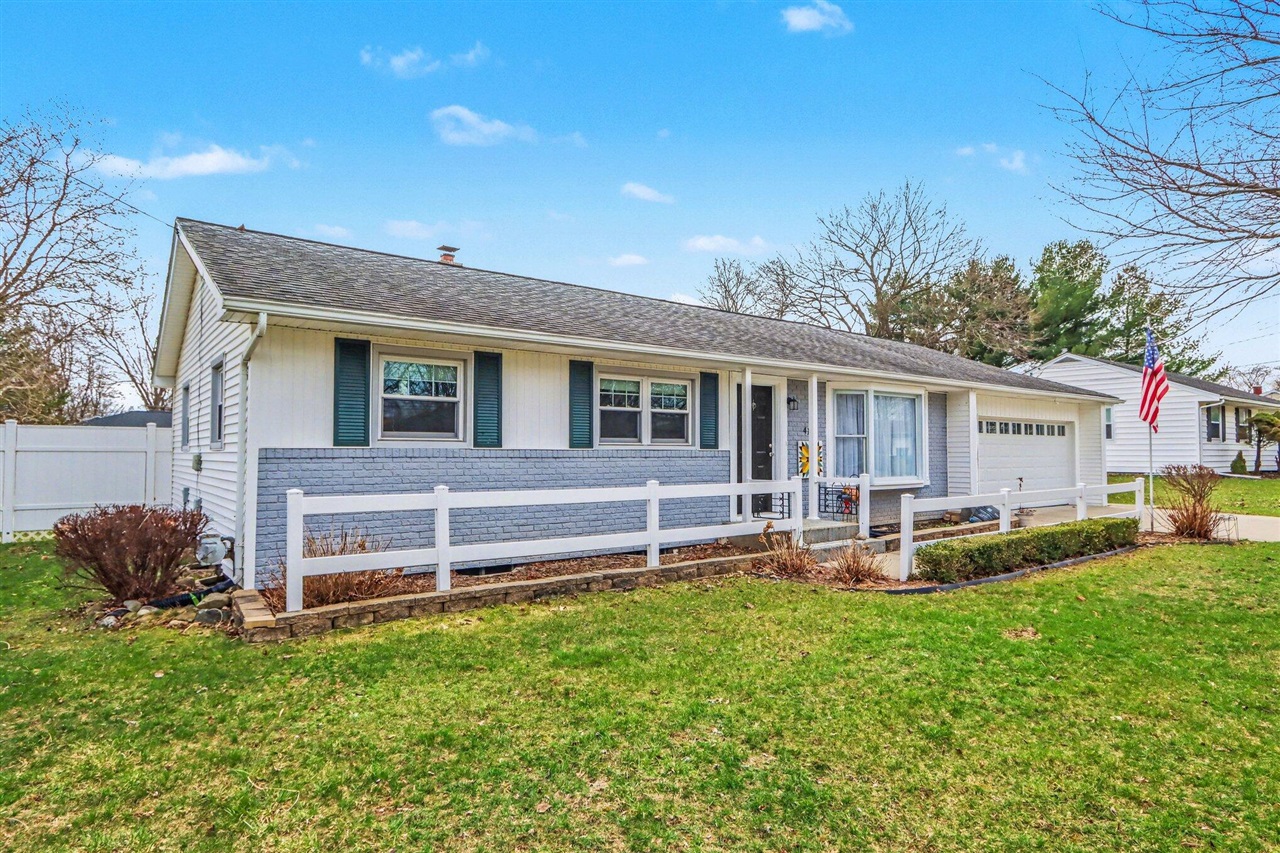 418 Larkspur Avenue, Portage, MI, 49002-6244