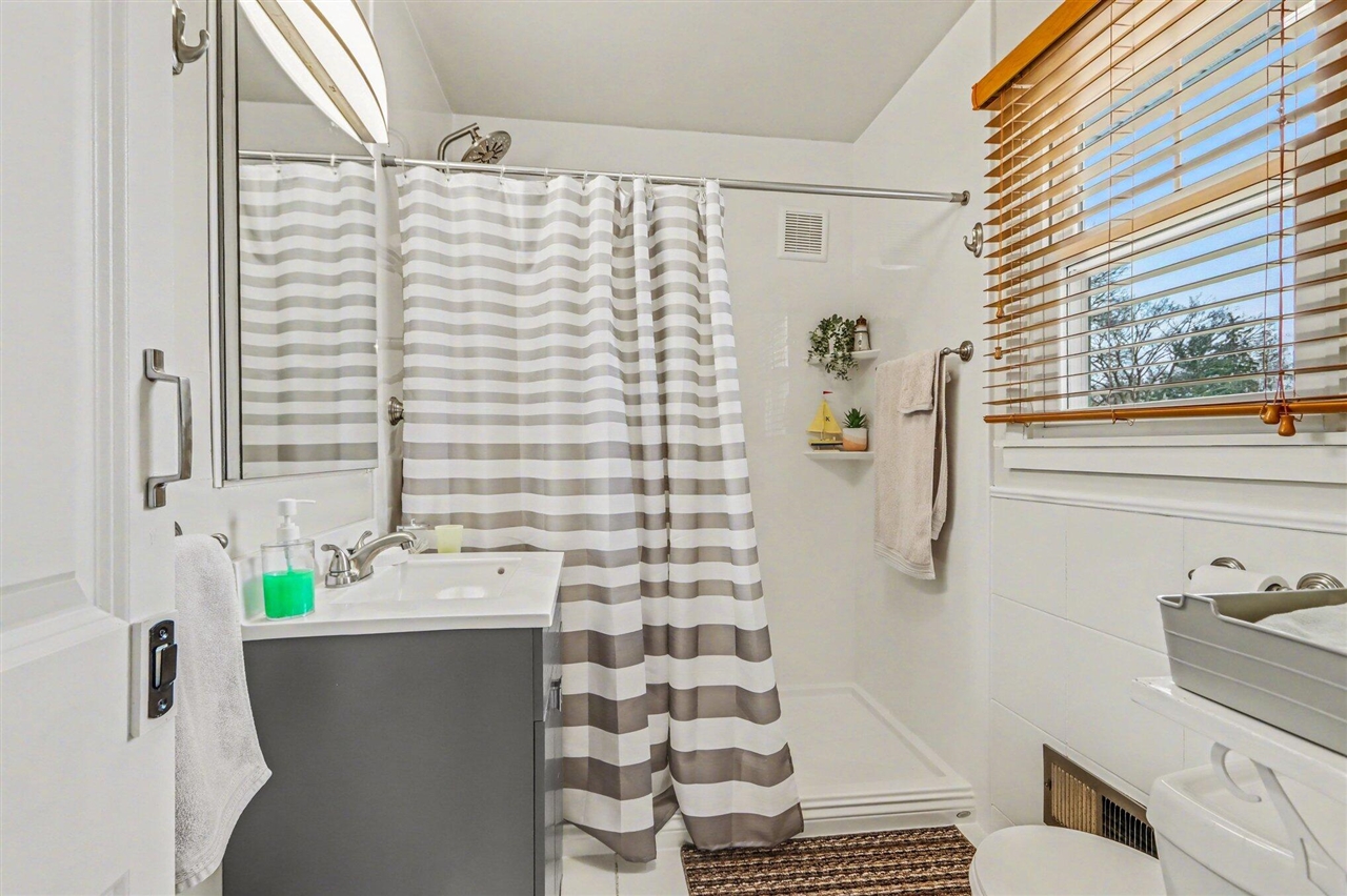 418 Larkspur Avenue, Portage, MI, 49002-6244