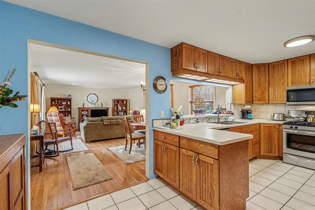 418 Larkspur Avenue, Portage, MI, 49002-6244