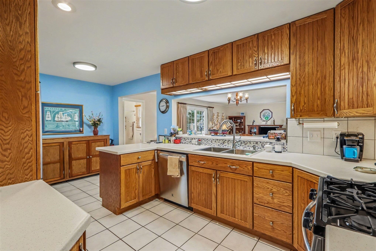 418 Larkspur Avenue, Portage, MI, 49002-6244