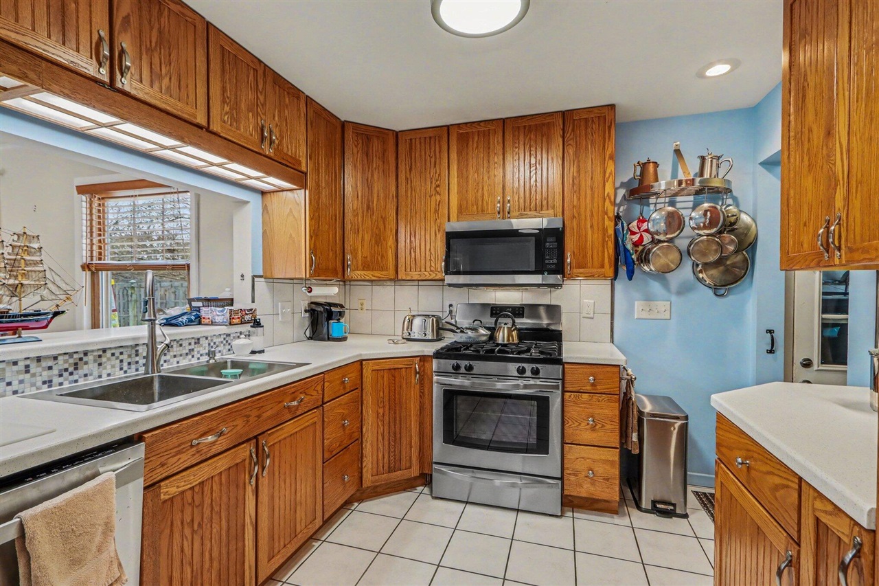 418 Larkspur Avenue, Portage, MI, 49002-6244