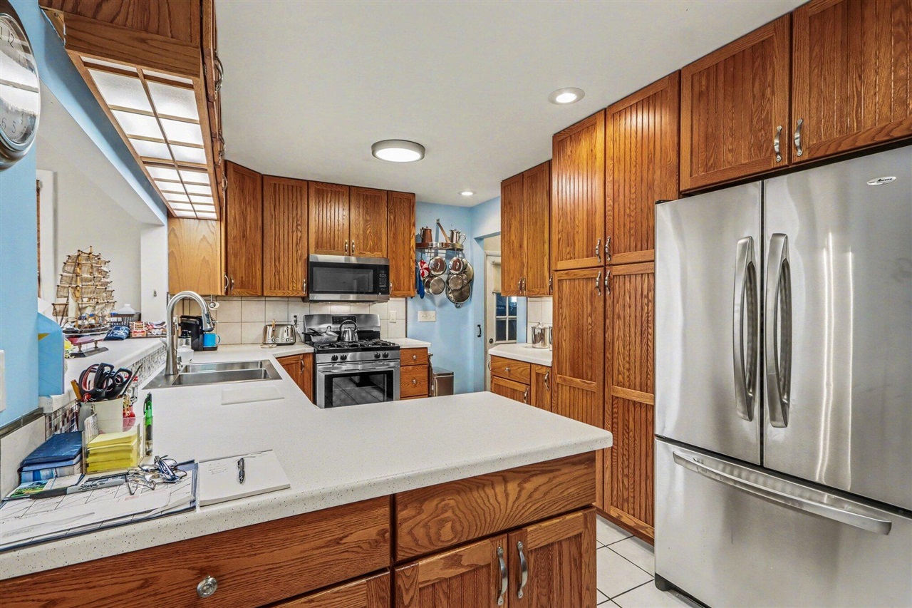 418 Larkspur Avenue, Portage, MI, 49002-6244