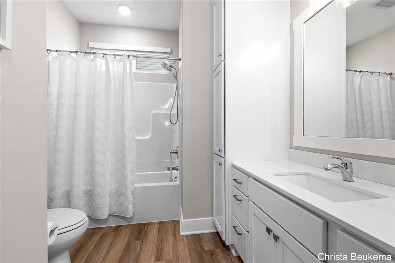 2368 Watertown Way, Grand Rapids, MI, 49505