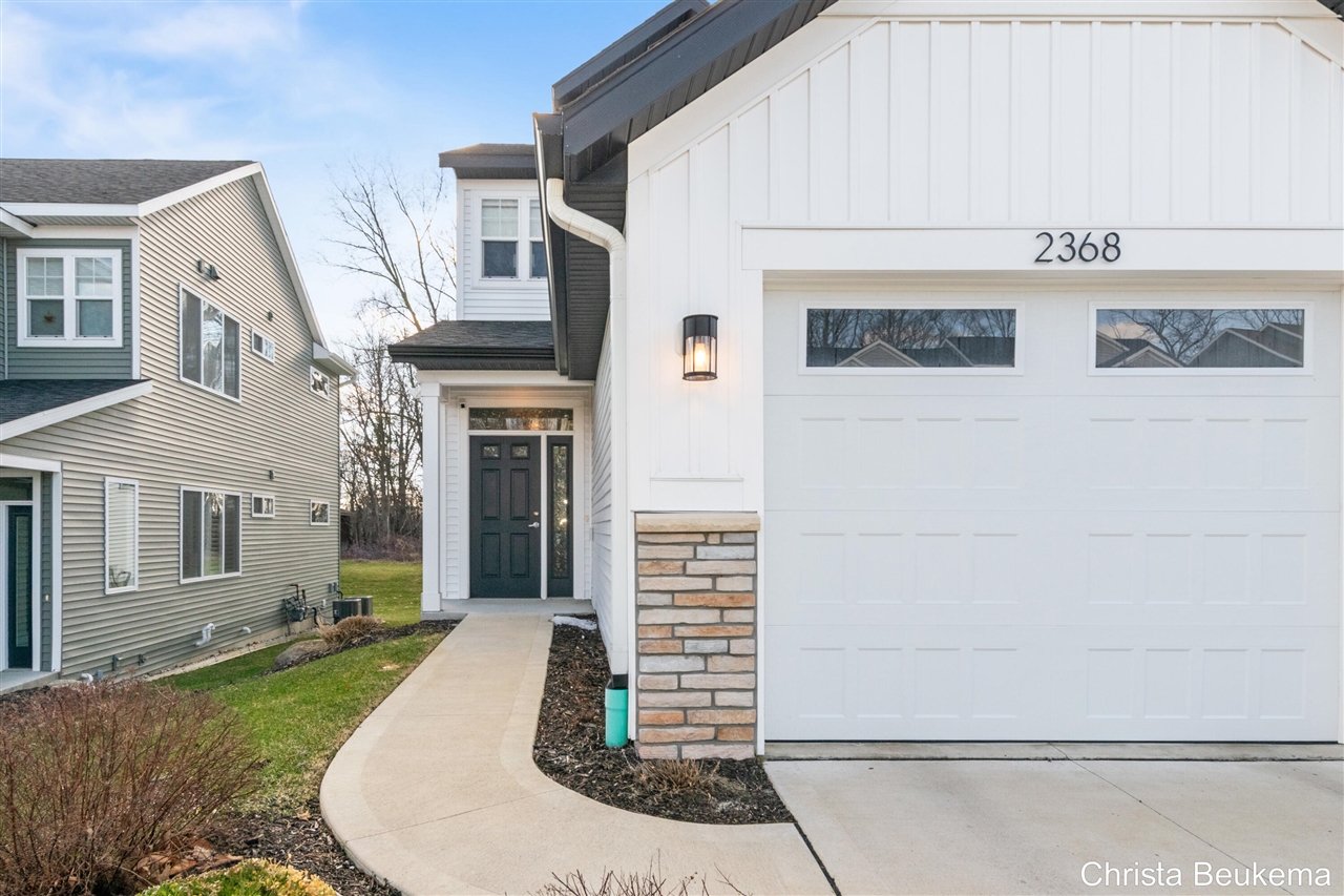2368 Watertown Way, Grand Rapids, MI, 49505