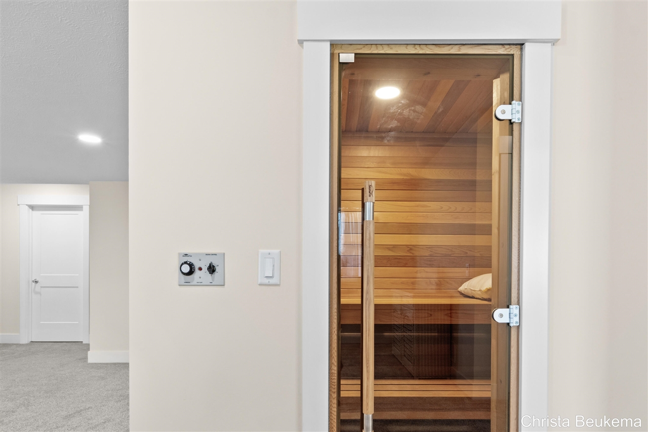 2368 Watertown Way, Grand Rapids, MI, 49505