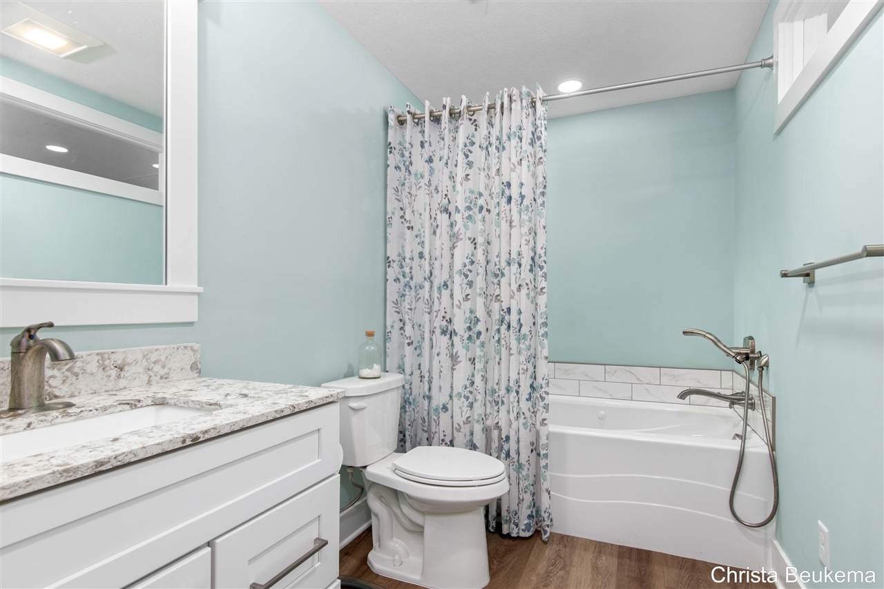 2368 Watertown Way, Grand Rapids, MI, 49505