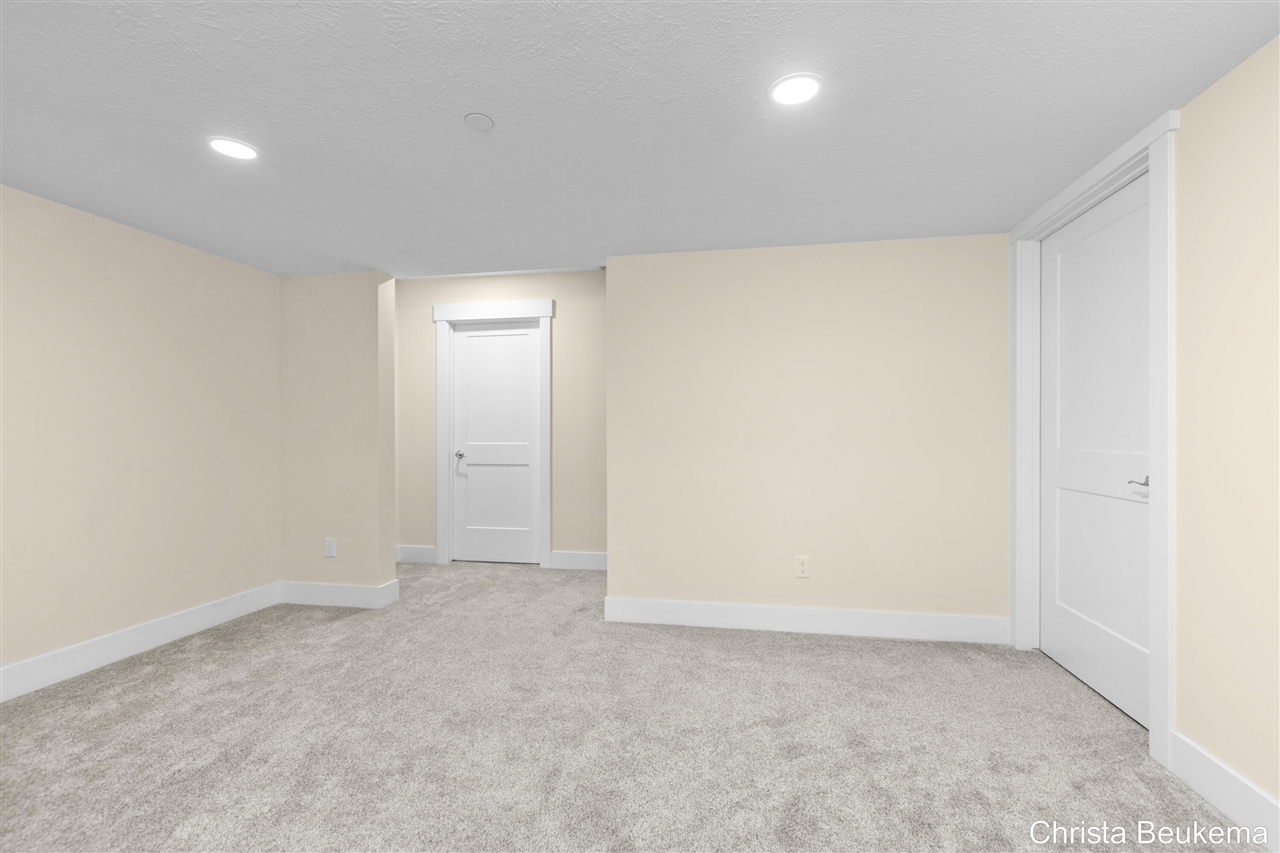 2368 Watertown Way, Grand Rapids, MI, 49505