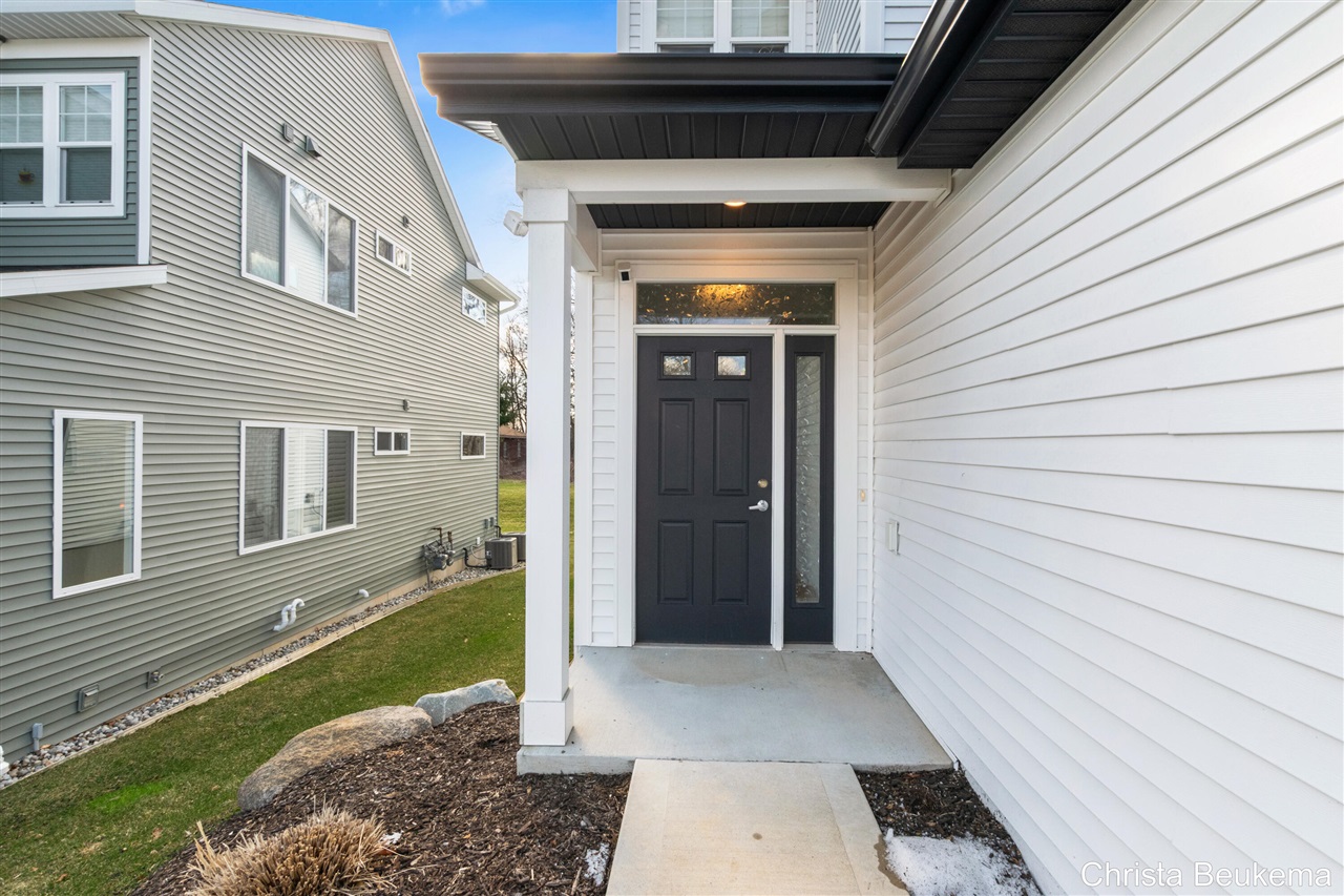 2368 Watertown Way, Grand Rapids, MI, 49505