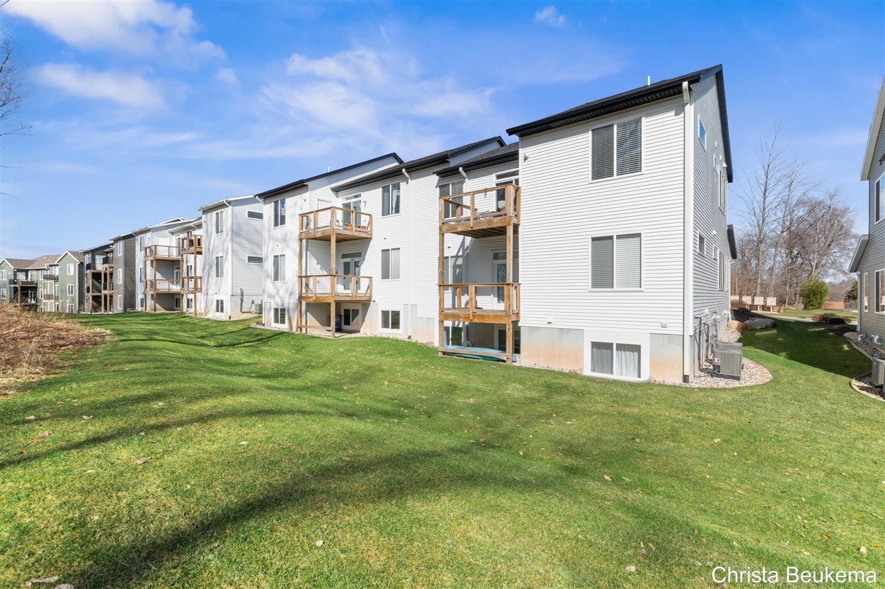 2368 Watertown Way, Grand Rapids, MI, 49505