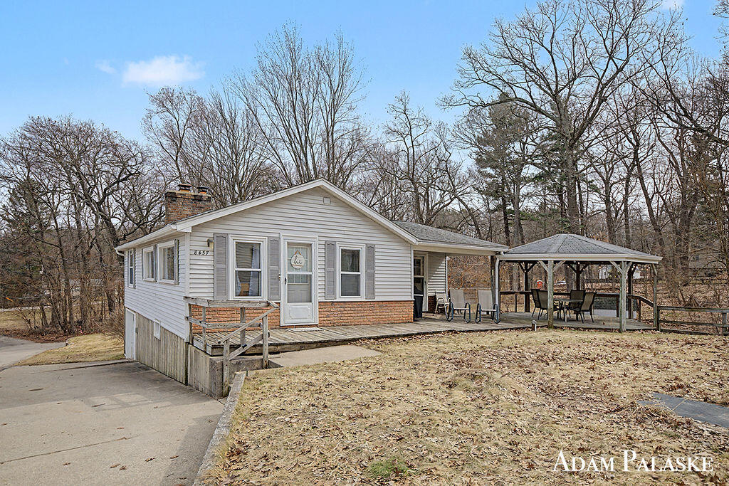 8457 Brower Lake Drive, Rockford, MI, 49341-9346