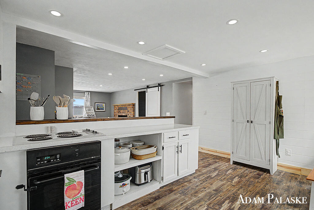 8457 Brower Lake Drive, Rockford, MI, 49341-9346